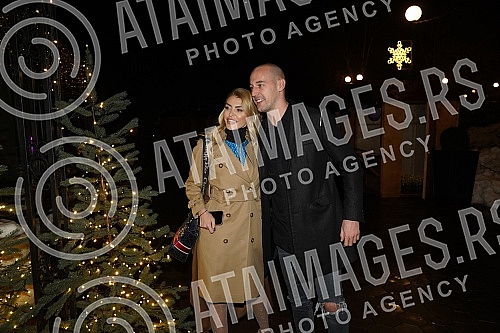 Singer Katarina Grujic and football player Marko Gobeljic became the parents of daughter Katja yesterday, and on that happy occasion, a celebration was held tonight at the Topciderac restaurant.