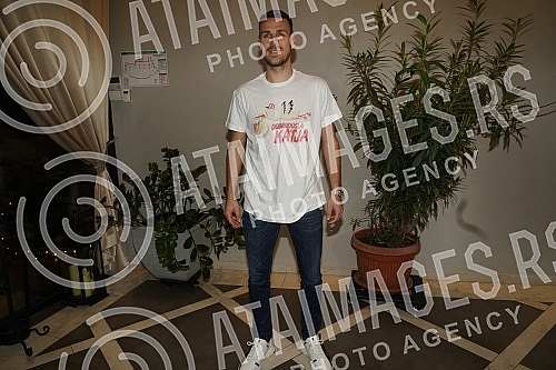 Singer Katarina Grujic and football player Marko Gobeljic became the parents of daughter Katja yesterday, and on that happy occasion, a celebration was held tonight at the Topciderac restaurant.