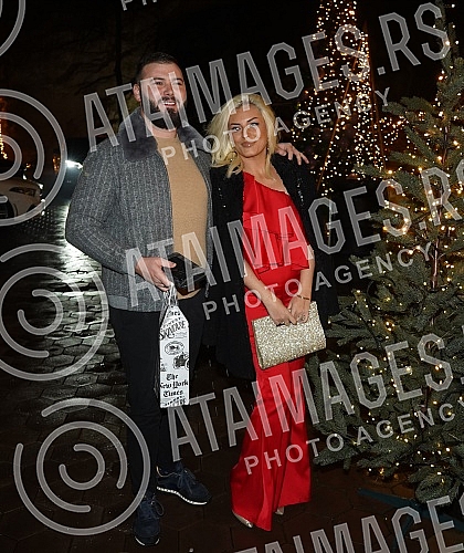 Singer Katarina Grujic and football player Marko Gobeljic became the parents of daughter Katja yesterday, and on that happy occasion, a celebration was held tonight at the Topciderac restaurant.