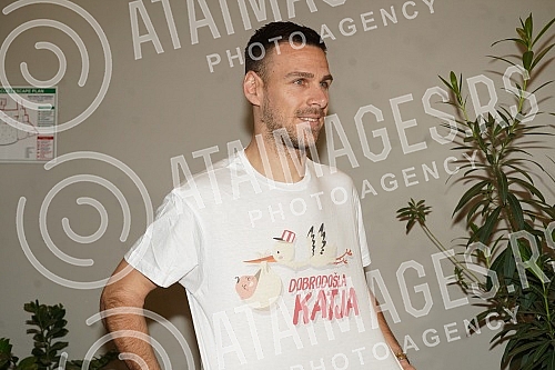 Singer Katarina Grujic and football player Marko Gobeljic became the parents of daughter Katja yesterday, and on that happy occasion, a celebration was held tonight at the Topciderac restaurant.