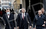 The trial of Bosko Obradovic, the president of the Dveri movement, and three members accused of violent behavior in front of the serbian parliament building in May began in the First basic court.U Prvom osnovnom sudu pocelo sudjenje predsedniku pok