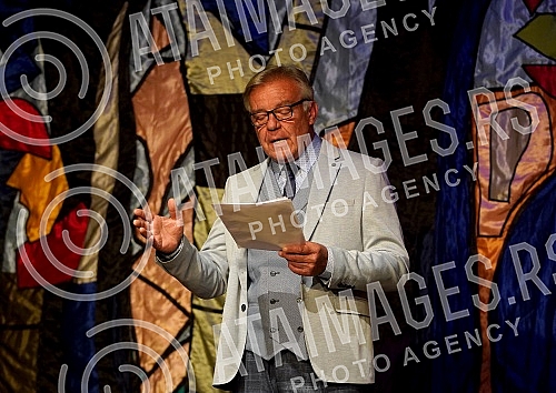 The new theater award for the best direction of the play for children 