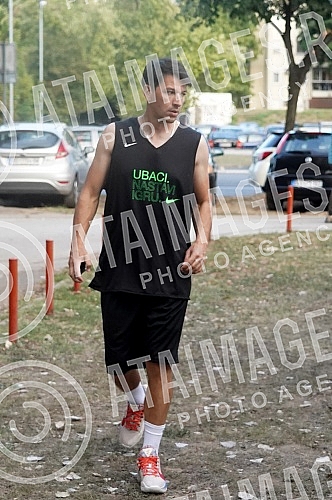 Grand opening of the terrain made of 20,000 recycled sneakers in Block 70.Svecano otvaranje terena napravljenog od 20.000 recikliranih patika u Bloku 70.