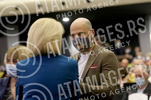 A ceremonial academy was held in Kombank Hall on the occasion of the 55th anniversary of the Mathematical Gymnasium.U Kombank dvorani odrzana svecana akademija povodom 55 godina rada Matematicke gimnazije. 