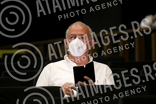 A ceremonial academy was held in Kombank Hall on the occasion of the 55th anniversary of the Mathematical Gymnasium.U Kombank dvorani odrzana svecana akademija povodom 55 godina rada Matematicke gimnazije. 