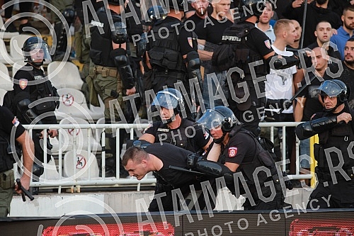 The match of the ninth round of the Linglong Tire Super League of Serbia between FK Partizan and FK Crvena zvezda was played at the Partizan stadium.Utakmica devetog  kola Linglong Tire Super liga Srbije izmedju FK Partizan i FK Crvena zvezda odigr