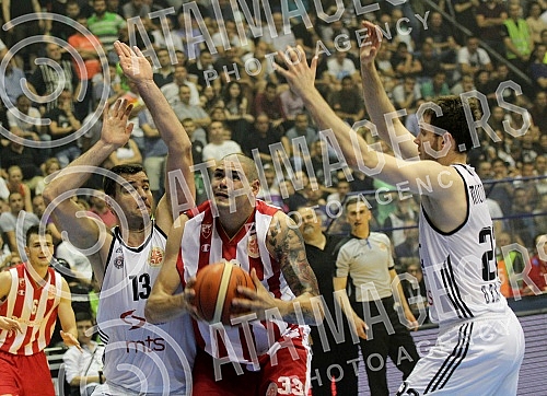 Serbian basketball League (KLS) playoffs final, 4th game, between KK Crvena Zvezda Telekom and KK Partizan NIS played at Aleksandar Nikolic sports hall.Cetvrta utakmica finala plej ofa Kosarkaske Lige Srbije (KLS) izmedju kosarkasa Crvene zvezde Tel