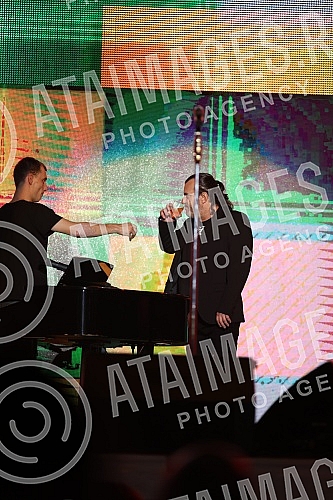 Aleksandar Vuksanovic - Aca Lukas celebrates his 54th birthday today, and on that occasion he held a traditional concert in Stark Arena.Aleksandar Vuksanovic - Aca Lukas danas proslavlja svoj 54. rodjendan, a tim povodom odrzao je tradicionalni kon