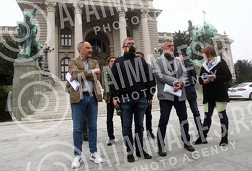 The President of the Environmental Protection Committee in the Serbian Parliament, Aleksandar Jovanovic Cuta, held a press conference where the topic was the alarming situation due to air pollution.Predsednik odbora za zastitu zivotne sredine u Sku