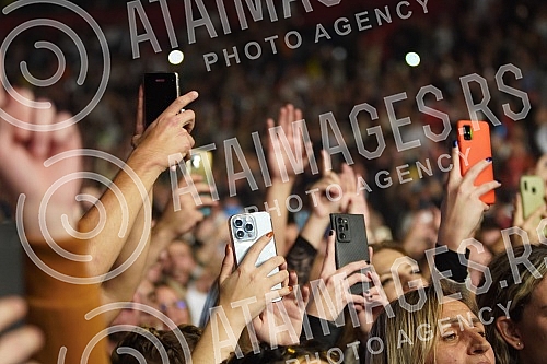 Aleksandar Vuksanovic - Aca Lukas celebrates his 54th birthday today, and on that occasion he held a traditional concert in Stark Arena.Aleksandar Vuksanovic - Aca Lukas danas proslavlja svoj 54. rodjendan, a tim povodom odrzao je tradicionalni kon