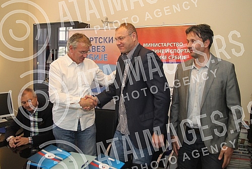 Beograd, 29. april 2014 - Potpisivanje ugovora izmedju Sportskog savez Srbije i Saveza za skolski sport Srbije u prostorijama Sportskog saveza Srbije.