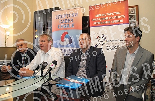 Beograd, 29. april 2014 - Potpisivanje ugovora izmedju Sportskog savez Srbije i Saveza za skolski sport Srbije u prostorijama Sportskog saveza Srbije.