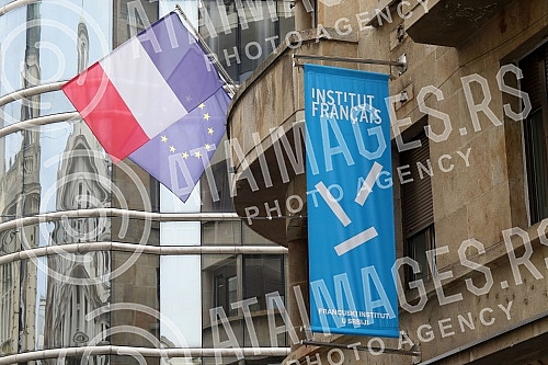 The celebration of the 70th birthday of the French Institute in Serbia, in Knez Mihajlova Street, has begun.Pocela je proslava 70. rodjendana Francuskog insituta u Srbiji, u Knez Mihajlovoj ulici.