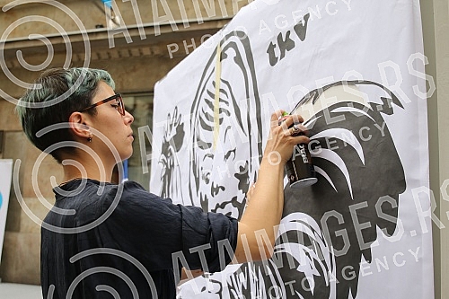 The celebration of the 70th birthday of the French Institute in Serbia, in Knez Mihajlova Street, has begun.Pocela je proslava 70. rodjendana Francuskog insituta u Srbiji, u Knez Mihajlovoj ulici.