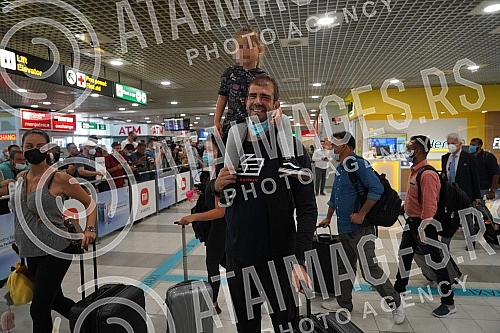Motorist Dusan Borkovic returned from the Netherlands with his wife Andrijana and daughter Sofia, where he took part in the Zandvoorth race.Automobilsta Dusan Borkovic se sa suprugom Andrijanom i cerkom Sofiom vratio iz Holandije gde je ucestovao n