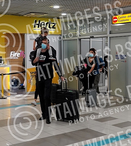 Motorist Dusan Borkovic returned from the Netherlands with his wife Andrijana and daughter Sofia, where he took part in the Zandvoorth race.Automobilsta Dusan Borkovic se sa suprugom Andrijanom i cerkom Sofiom vratio iz Holandije gde je ucestovao n