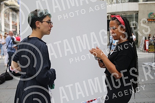 The celebration of the 70th birthday of the French Institute in Serbia, in Knez Mihajlova Street, has begun.Pocela je proslava 70. rodjendana Francuskog insituta u Srbiji, u Knez Mihajlovoj ulici.