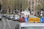 Predstavnici autoskola iz cele Srbije odrzali su protestnu voznju u Beogradu zbog novog Zakon o bezbednosti saobracaja. 
