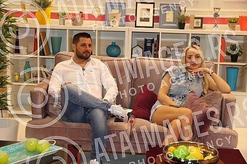 Luna Djogani and Marko Miljkovic were guests in the show Grand Magazin on Grand Television.Luna Djogani i Marko Miljkovic su gostovali u emisiji Grand magazin na Grand televiziji.