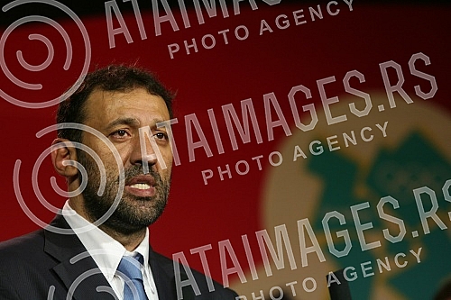 The ceremony at the Hyatt Hotel, at which President of the Olympic Committee of Serbia Vlade Divac signed an official invitation to participate in the London Games. Svecanost u hotelu 