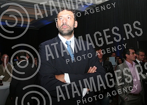 The ceremony at the Hyatt Hotel, at which President of the Olympic Committee of Serbia Vlade Divac signed an official invitation to participate in the London Games. Svecanost u hotelu 
