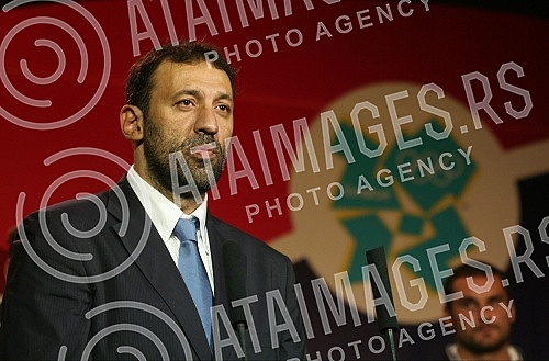 The ceremony at the Hyatt Hotel, at which President of the Olympic Committee of Serbia Vlade Divac signed an official invitation to participate in the London Games. Svecanost u hotelu 