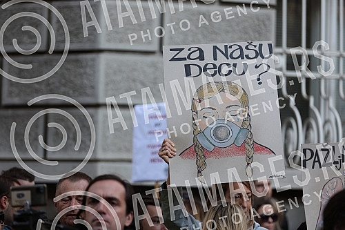 Several thousand citizens gathered for the fifth protest 