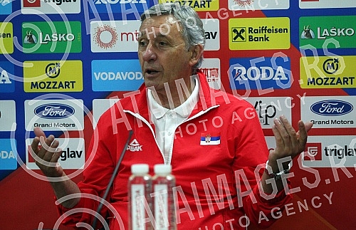 Svetislav Pesic's conference before the qualifying match for the 2023 World Cup against the Turkish national team.

Konferencija Svetislava Pesica pred kvalifikacionu utakmicu za odlazak na Svetsko prvenstvo 2023. protiv reprezentacije Turske.