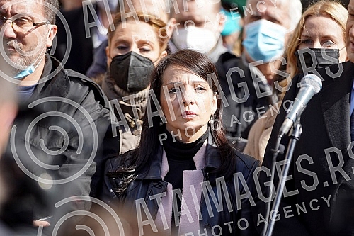 The President of the Party of freedom and justice, Dragan Djlas, held a press conference in front of the First basic public prosecutor's office.Predsednik Stranke slobode i pravde Dragan Djlas odrzao je konferenciju za novinare ispred Prvog osnovno