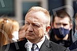The President of the Party of freedom and justice, Dragan Djlas, held a press conference in front of the First basic public prosecutor's office.Predsednik Stranke slobode i pravde Dragan Djlas odrzao je konferenciju za novinare ispred Prvog osnovno