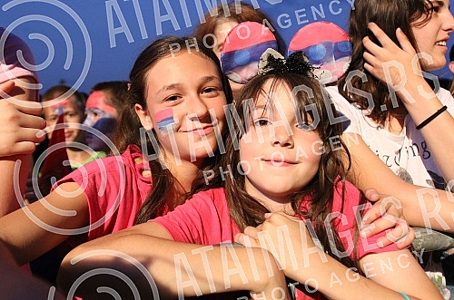 Proslava 20 godina od osvajanja Evropskog prvenstva u kosarci i repriza doceka zlatnih kosarkasa iz Atine na balkonu Skupstine grada Beograda.