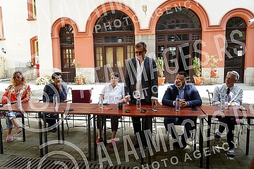 Press conference on the occasion of the opening of the summer theater stage THEATER (which will be located in the yard of the Captain Misina building - Rectorate of the University of Belgrade). Konferencija za medije povodom otvaranja letnje pozori