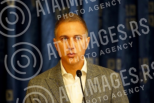Deputy Prime Minister and Minister of Defense Dr. Nebojsa Stefanovic held a press conference at the House of the Serbian Army.Potpredsednik Vlade i ministar odbrane dr Nebojsa Stefanovic odrzao je u konferenciju za medije u Domu Vojske Srbije.
