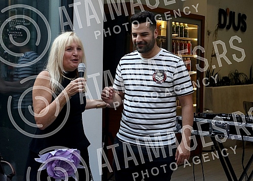 Party on the occasion of a successful fashion show in Paris.Zurka povodom uspesne modne revije u Parizu.