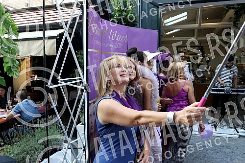 Party on the occasion of a successful fashion show in Paris.Zurka povodom uspesne modne revije u Parizu.