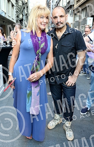 Party on the occasion of a successful fashion show in Paris.Zurka povodom uspesne modne revije u Parizu.