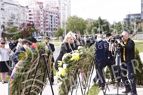 The 23rd anniversary of the bombing of the Embassy of the People's Republic of China in Belgrade in 1999, when three Chinese journalists were killed, was marked in Confucius Street.U  Konfucijevoj ulici obelezavena je 23. godisnjica bombardovanja A