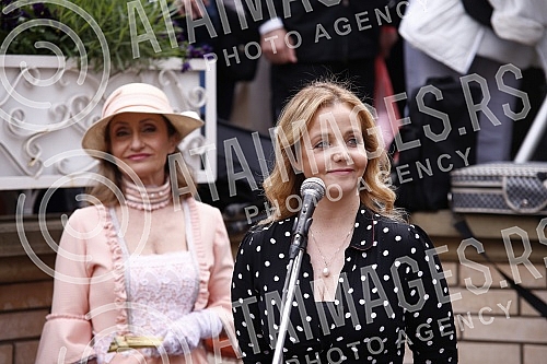 The Tourist Organization of Belgrade and the Association of Skadarlija Lovers have opened the tourist season in Skadarlija on the Plateau near the Skadarlija Fountain.Turisticka organizacija Beograda i Udruzenje ljubitelja Skadarlije su na Plato ko