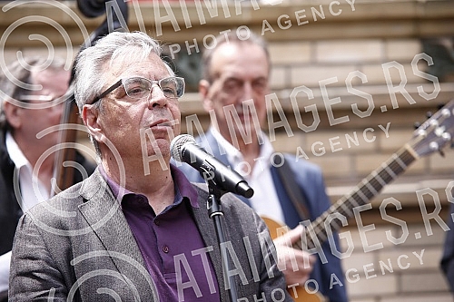 The Tourist Organization of Belgrade and the Association of Skadarlija Lovers have opened the tourist season in Skadarlija on the Plateau near the Skadarlija Fountain.Turisticka organizacija Beograda i Udruzenje ljubitelja Skadarlije su na Plato ko