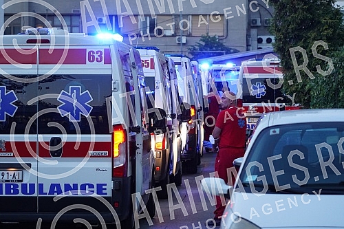 Children who were injured in a traffic accident in Bulgaria, when the bus overturned, arrived at the University Children's Clinic in Tirsova, where their treatment will continue.Deca koja su povredjena u saobracajnoj nesreci u Bugarskoj, kada se pr