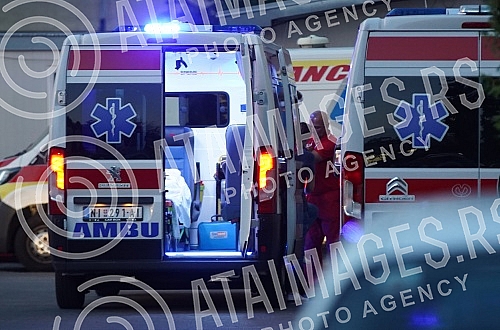 Children who were injured in a traffic accident in Bulgaria, when the bus overturned, arrived at the University Children's Clinic in Tirsova, where their treatment will continue.Deca koja su povredjena u saobracajnoj nesreci u Bugarskoj, kada se pr