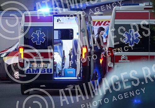 Children who were injured in a traffic accident in Bulgaria, when the bus overturned, arrived at the University Children's Clinic in Tirsova, where their treatment will continue.Deca koja su povredjena u saobracajnoj nesreci u Bugarskoj, kada se pr