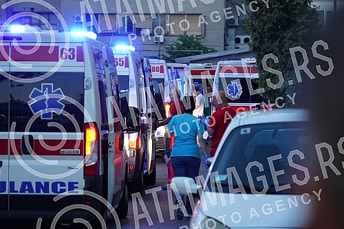 Children who were injured in a traffic accident in Bulgaria, when the bus overturned, arrived at the University Children's Clinic in Tirsova, where their treatment will continue.Deca koja su povredjena u saobracajnoj nesreci u Bugarskoj, kada se pr