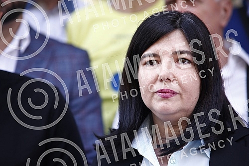 In front of the building of the City Administration, a press conference was held for the councilor group United in the Assembly of Belgrade.Ispred zgrade Gradske uprave odrzana je konferencija za medije odbornicke grupe Ujedinjeni u Skupstini Beogr