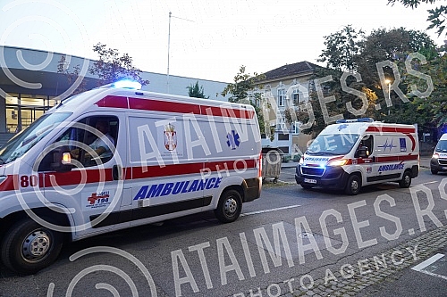 Children who were injured in a traffic accident in Bulgaria, when the bus overturned, arrived at the University Children's Clinic in Tirsova, where their treatment will continue.Deca koja su povredjena u saobracajnoj nesreci u Bugarskoj, kada se pr