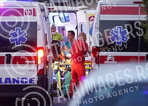 Children who were injured in a traffic accident in Bulgaria, when the bus overturned, arrived at the University Children's Clinic in Tirsova, where their treatment will continue.Deca koja su povredjena u saobracajnoj nesreci u Bugarskoj, kada se pr