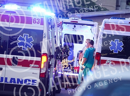 Children who were injured in a traffic accident in Bulgaria, when the bus overturned, arrived at the University Children's Clinic in Tirsova, where their treatment will continue.Deca koja su povredjena u saobracajnoj nesreci u Bugarskoj, kada se pr