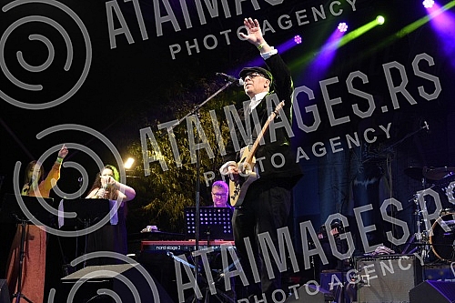 Nenad Cveticanin, a musician and singer-songwriter of funk and jazz music, closed this year's Nisville jazz festival with his band Numismatica.Niski muzicar i kantautor funk i jazz muzike Nenad Cveticanin je sa sojim bendom Numismatica zatvorio ovo