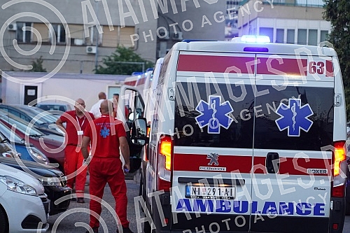 Children who were injured in a traffic accident in Bulgaria, when the bus overturned, arrived at the University Children's Clinic in Tirsova, where their treatment will continue.Deca koja su povredjena u saobracajnoj nesreci u Bugarskoj, kada se pr