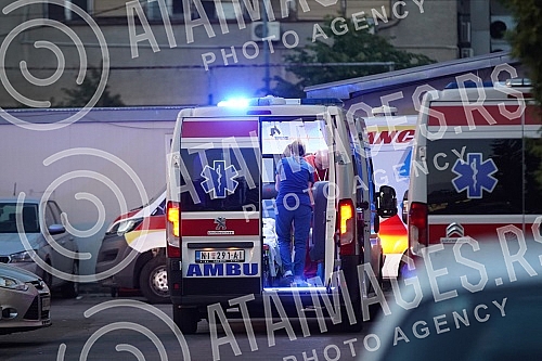 Children who were injured in a traffic accident in Bulgaria, when the bus overturned, arrived at the University Children's Clinic in Tirsova, where their treatment will continue.Deca koja su povredjena u saobracajnoj nesreci u Bugarskoj, kada se pr